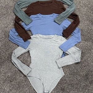 Bundle of 4 Long Sleeve Bodysuits – S